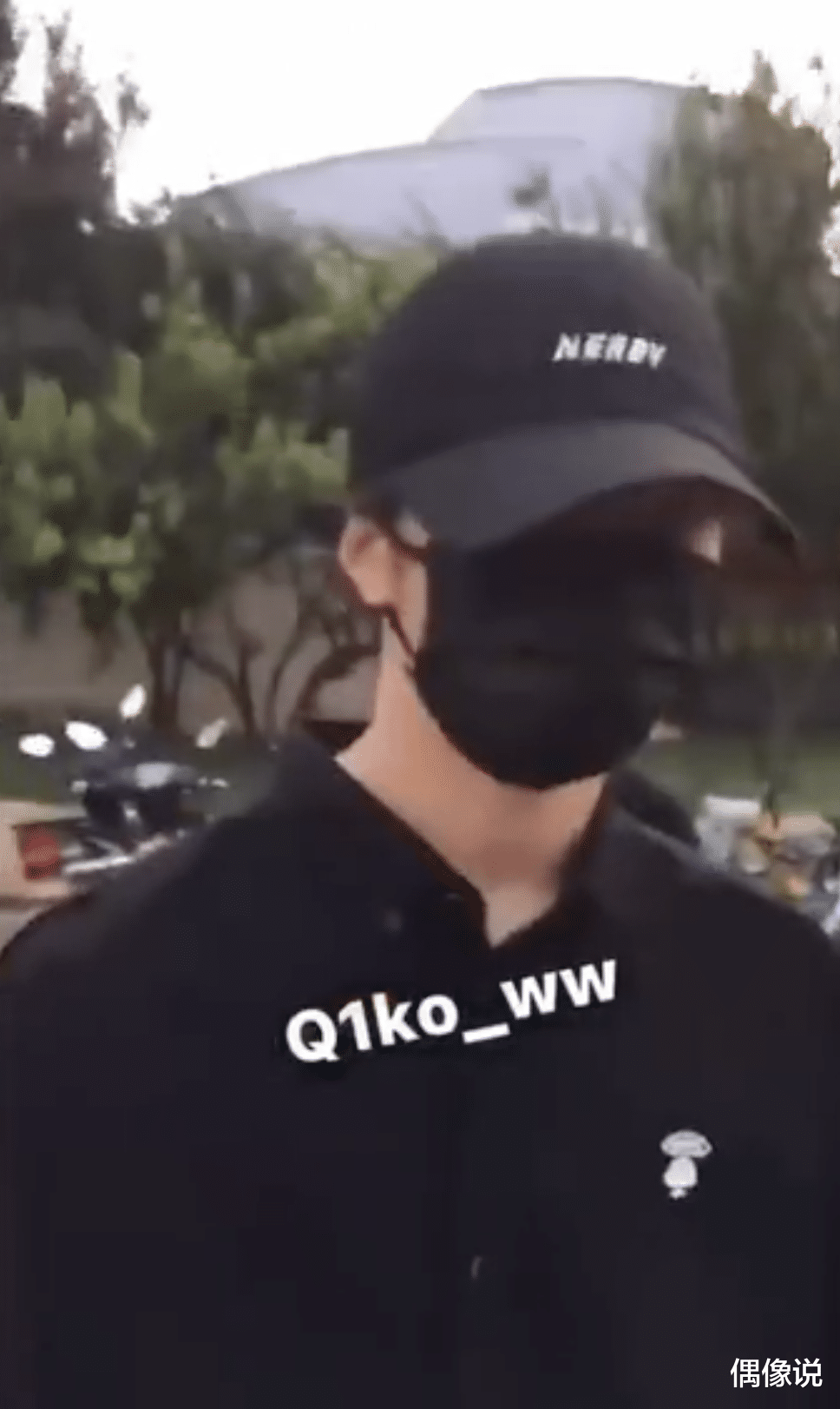 龙洋|马嘉祺刘耀文宋亚轩暑假同游欢乐谷，并排大步走，聊不完的悄悄话
