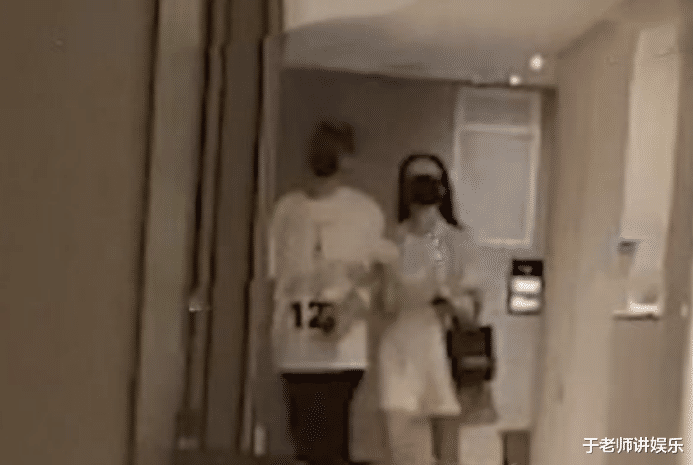 王鸥|王鸥新恋情曝光?和小鲜肉十指相扣亲密进酒店,杨幂发动态内涵