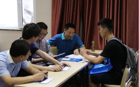 一更育儿|考研复试前要不要给导师“送礼”?聪明的学生,一般都是这样做的