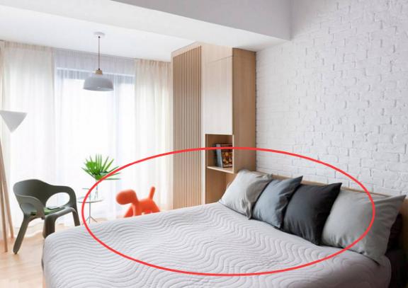 卧室还在放双人床?现在都流行这种床,既实用又省地方!