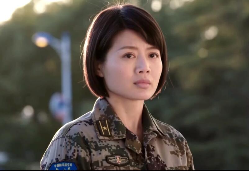 军人|矫揉造作就别演军旅剧了，这8位女星告诉你，什么叫飒爽军人气质