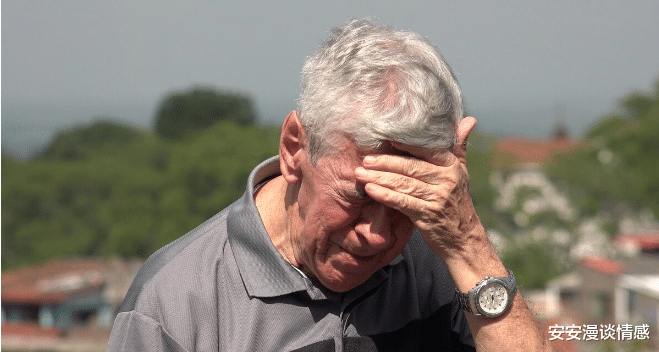 |62岁大爷自述：跳广场舞只为锻炼，8000退休金不够花，真怕了