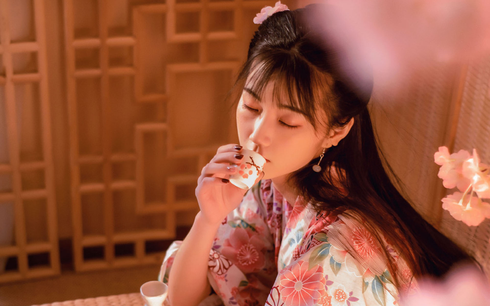 童谣乐乐|45岁的日本美女老板,天天堵我家门,非让我做她的“干儿子”!