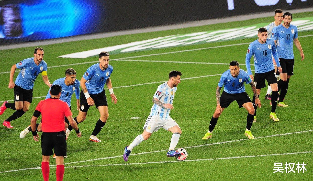 农心杯|3-0碾压！阿根廷踢疯了！梅西独造3球再刷纪录，七夺金球真稳了