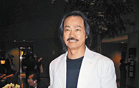 元华|成龙掏800万请他拍戏遭拒,陈思诚给10万就来,元华为啥这么做?