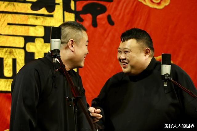 岳云鹏|岳云鹏空降三队，被粉丝围堵要签名，岳岳：孙老师签过的我不想签