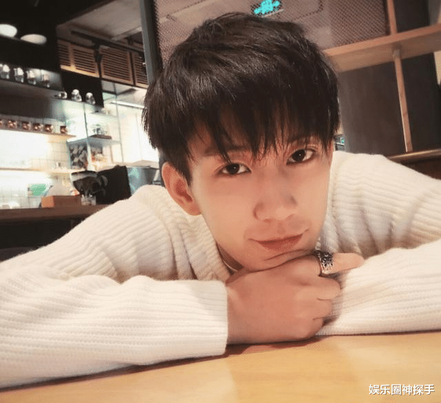 肖战|当183cm的肖战遇上184cm的方逸伦,《玉骨遥》里的男配“都挺好”