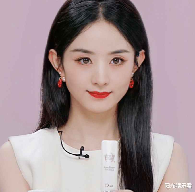 赵丽颖|赵丽颖离婚后首次直播，失去了百万修图师后，生图颜值让我看愣了