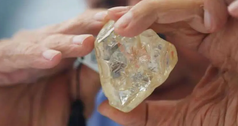 娱乐八爪猫 27年前，农妇意外捡到34克钻石，27万卖给国企，为何遭法院传唤？