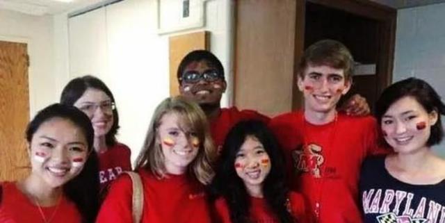 女孩|吹捧美国屎都是香的，公费留美诋毁祖国，杨舒萍现状令人拍手叫好