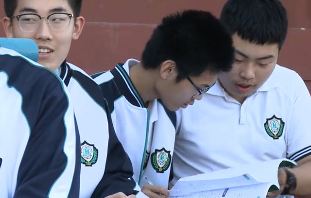 萌听小c姐|衡水中学将不再“豪横”？河北民办高中，掐尖招生遭遇严监管