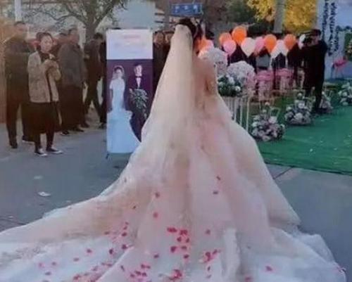舜网 “最美新娘”走红,这么有气质的新娘嫁给了谁?墙上一个字揭示真相