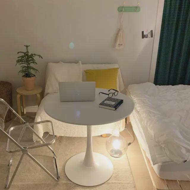 月入3万的白领,原来也只能住20㎡,天天加班,厨房都可以不要了