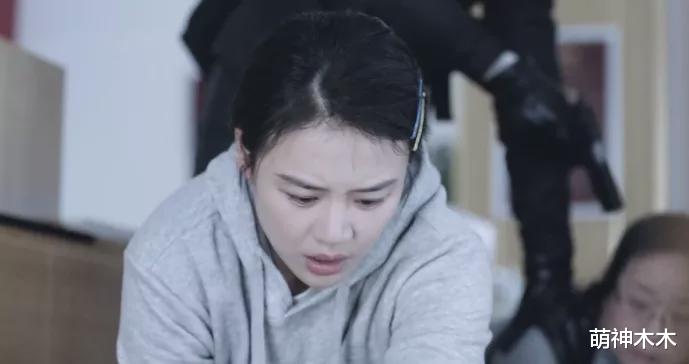 李沁|《爱上特种兵》首播剧情太狗血，黄景瑜肌肉辣眼，李沁演技浮夸