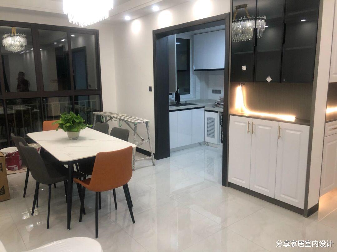 最近羡慕她家一楼的新房，装修完工后全屋亮堂堂，花了20万太值得了！