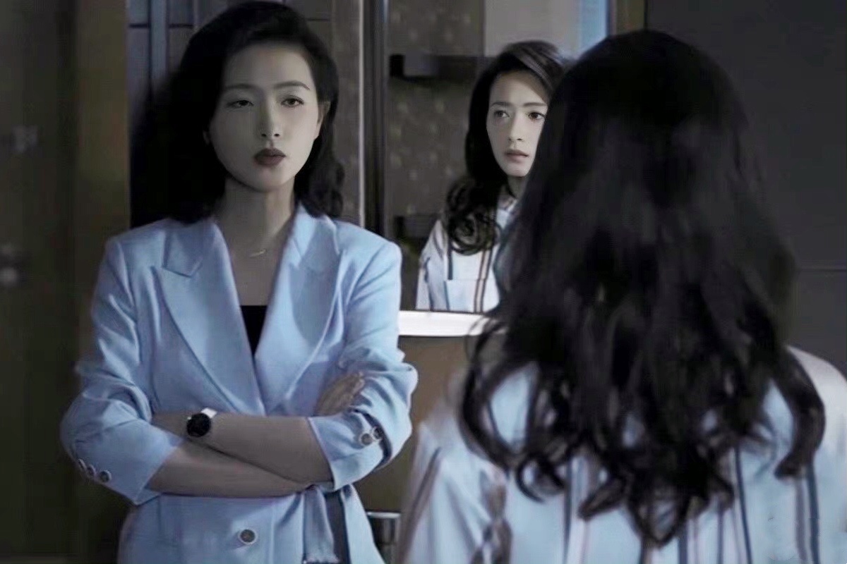 万茜|万茜再次一人分饰多角，用“眼技”告诉你，她饰演的每一个角色