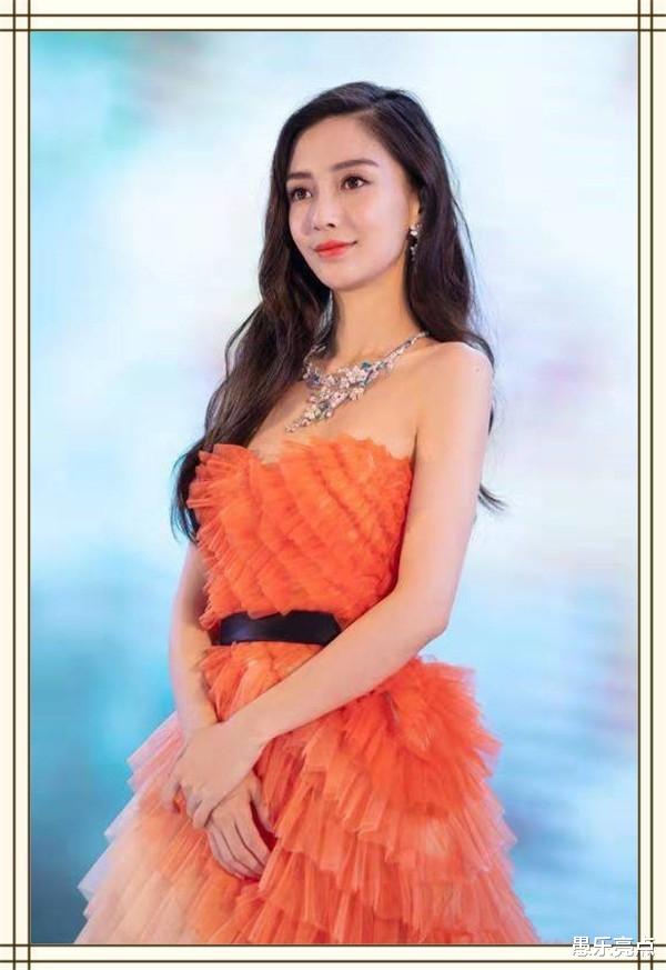 Angelababy|时隔8年杨颖再穿橘色礼服，我终于见识到真正的丑小鸭变白天鹅了