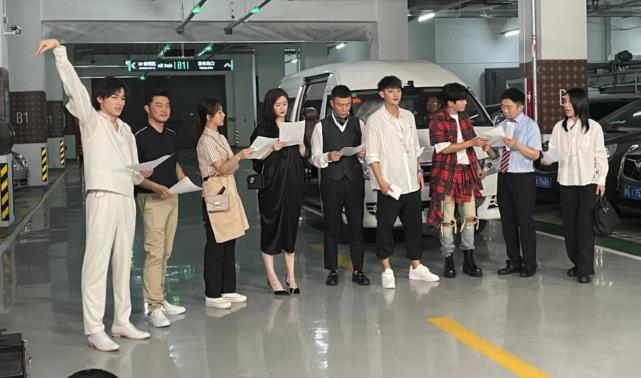 郭希宽|《欢乐颂》五美难聚齐，蒋欣杨紫乔欣同框录综艺，不见刘涛王子文