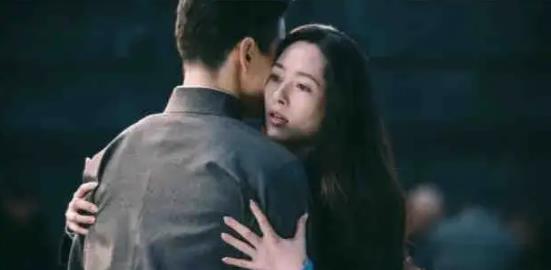 郭碧婷|向佐投资，郭碧婷主演，《门前宝地》低调拍摄，相拥剧照引热议