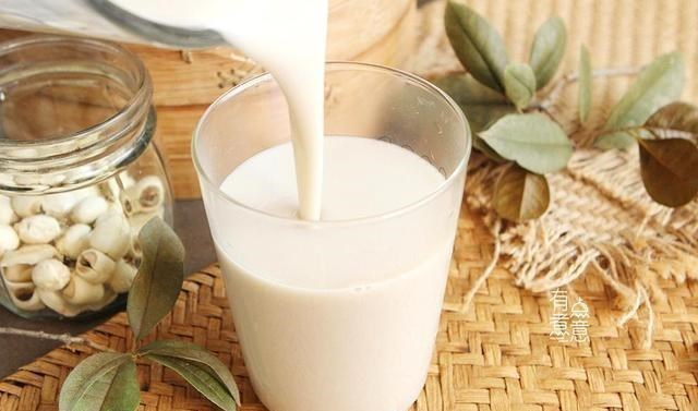 银耳|天冷了，喝梨汤不如喝它，坚持每周煮2回，整个冬季都舒适