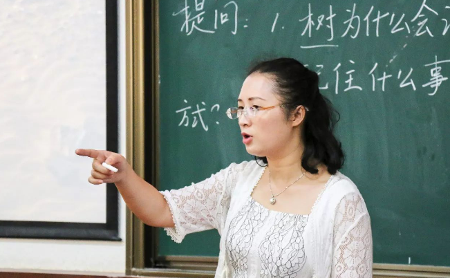 安妈育儿日|各地在职教师晒出工资条，对比下来差异明显，不均衡普遍存在