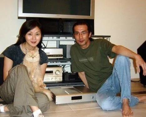 孔维|52岁依旧年轻，非甄子丹不嫁的万绮雯，却转身嫁给了编剧