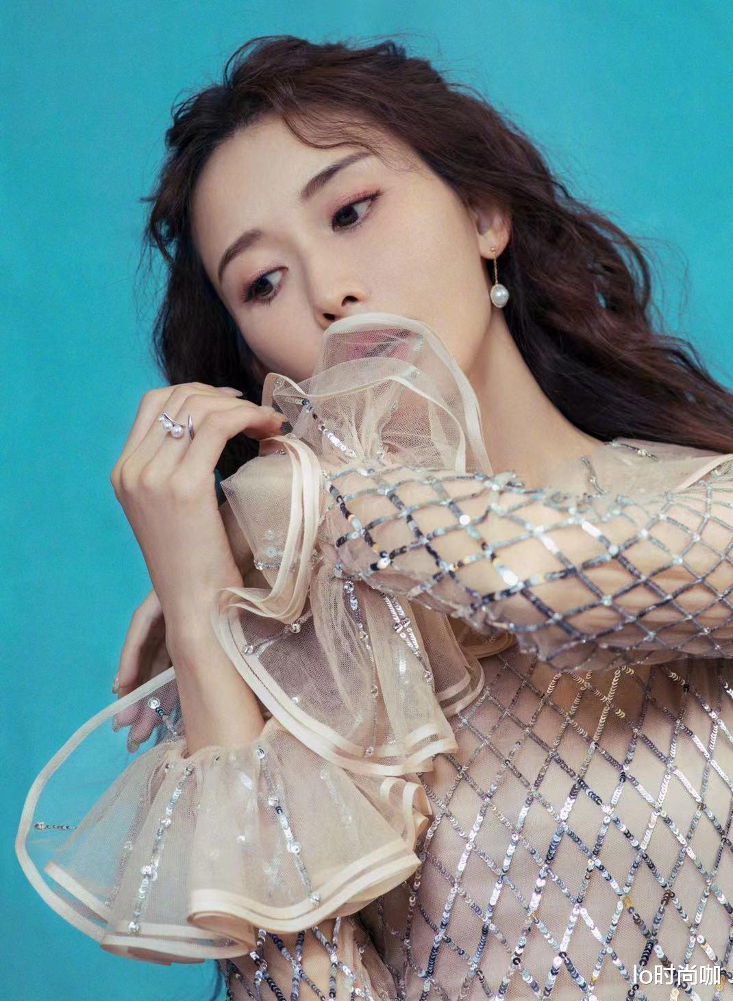 粉色|林志玲的造型师出来挨打，这件粉裙完全看不到腰，全靠气质支撑