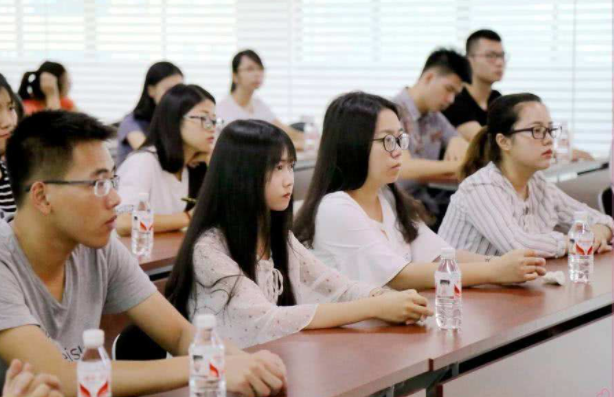 高校|适合学生读大学的城市，生活幸福指数比较高，学生来了就不想走