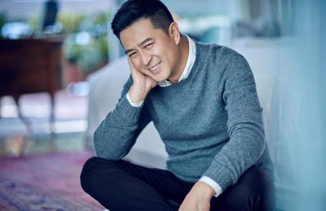 张嘉益|离开富豪老公后，她携24亿巨款再嫁张嘉译，51岁活成人生赢家