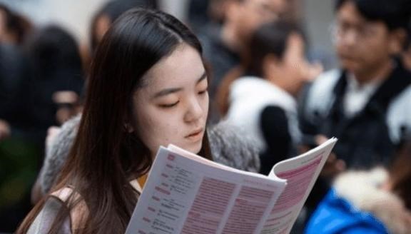 考研|985式啃老3年不工作，自嘲废物一问就在考公考研，父母：快找工作