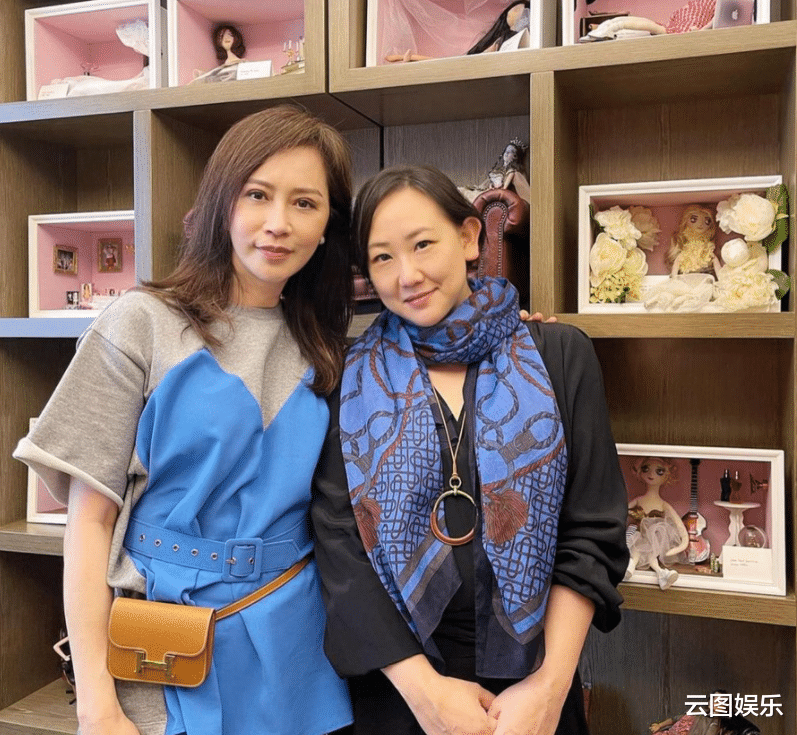 顾纪筠|59岁女星转行卖珠宝成富婆,百万名牌包装狗太奢侈,称已买包成瘾