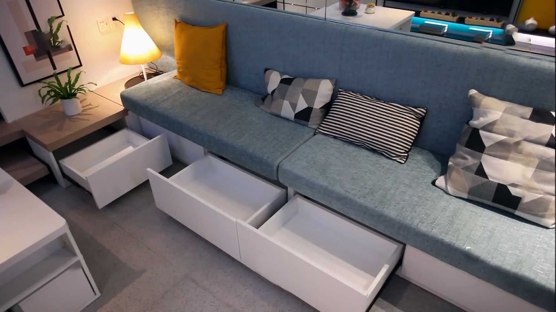 11㎡蜗居做婚房，因床太小，情侣无法玩翻身抱，未婚妻气到想悔婚