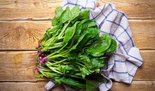 蔬菜|4种蔬菜被拉入“致癌名单”,是真的吗?辟谣:其中仅有1个是真的