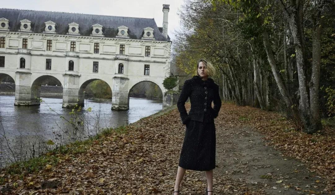 育邻人|组图:“小K”克里斯汀·斯图尔特携《斯宾塞》现身电影节