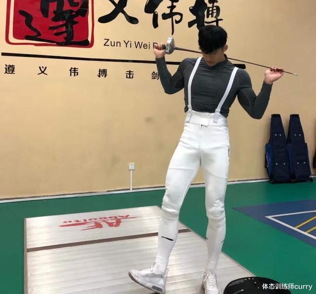 健身|贵州25岁大学老师一夜爆火，酷爱健身，一身健壮肌肉圈粉无数