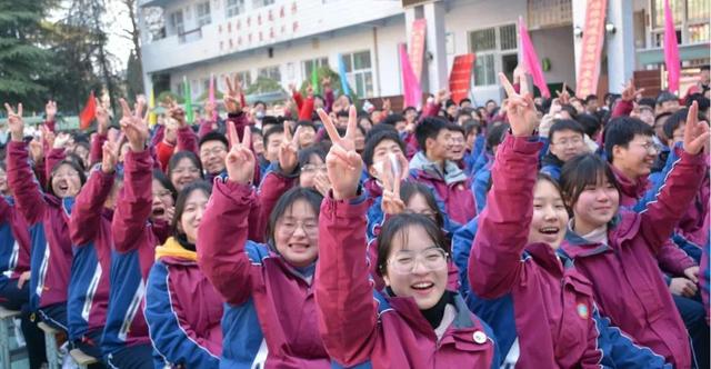 中学|槐芽中学举行高三年级“赢在高考”励志演讲会