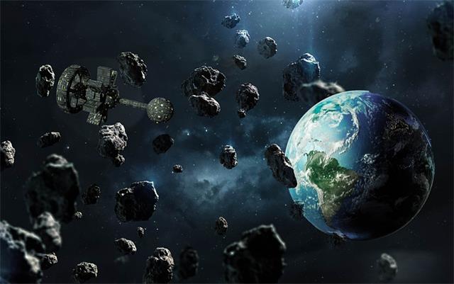 即将与地球擦肩而过的 小行星2004 UE
