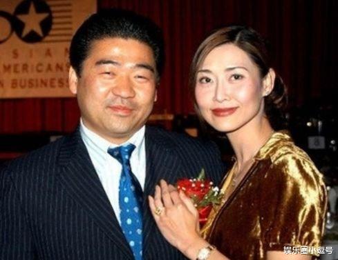 李丽珍|李丽珍近照曝光，曾是无数男人的梦中情人，53岁再复出不负众望