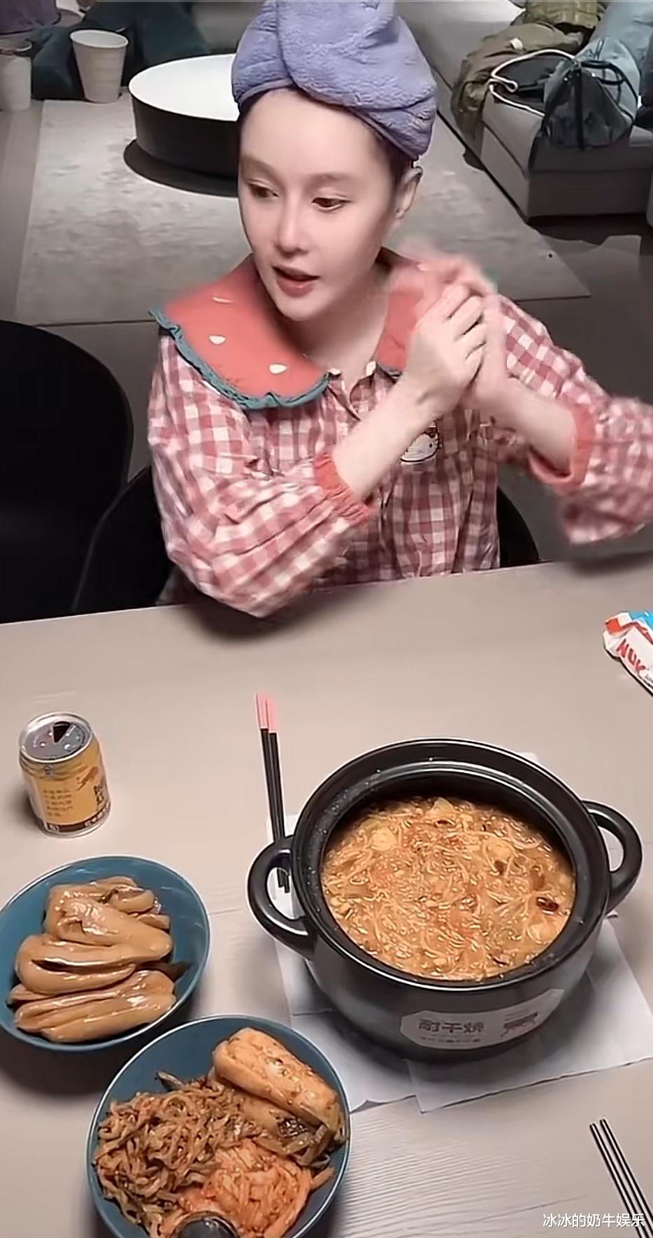 赵本山|赵本山知不知道他的宝贝女儿，没过门就跟人一起住，还给人做饭吃呢？