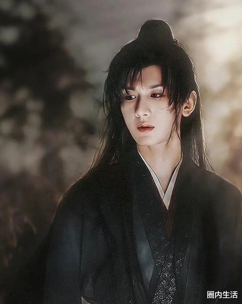 成毅|成毅最近在走仙气路线，团队动不动就会放出一些“仙气飘飘”的路透图