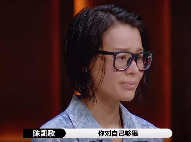 TVB|从TVB最美女神到右耳失聪，从爆红到破产？呵，她是一代香港职场女性yyds！