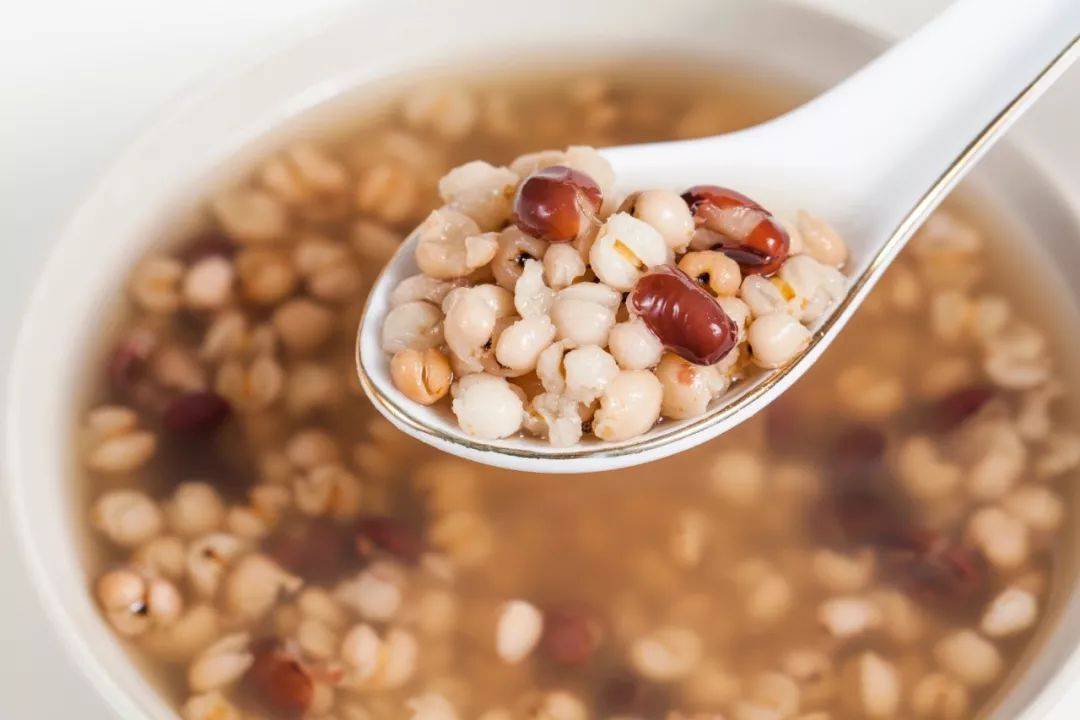 徐老谈养生|处暑将至：秋季养生提防“秋老虎”，膳食需注重润燥滋补，适当贴秋膘