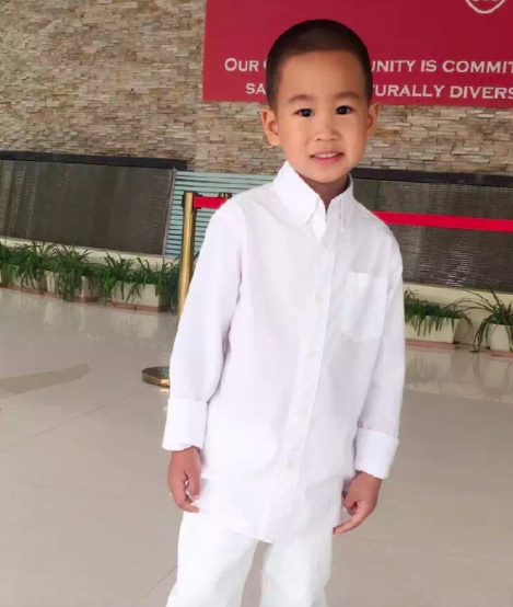 赵文卓|赵文卓儿子长大了！和爸同框似复制粘贴，从小练武9岁就功夫了得