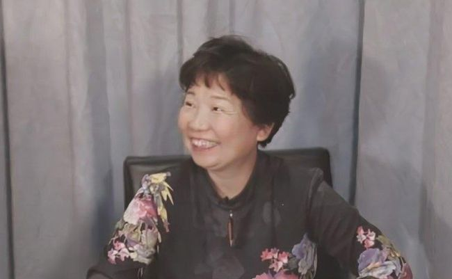 杜新枝必须给个交代,这件事不能以年代久远等理由,草草结束!
