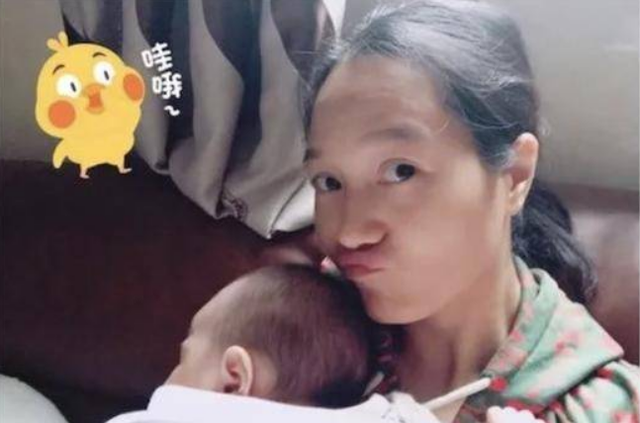 王思聪|朱丹二胎儿子真容曝光，小脸肉嘟嘟似周一围，小小丹贴心喂食弟弟