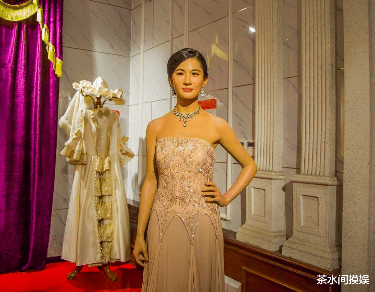 明星|女娲看了都摇头？这些明星蜡像师的手艺最多只值五毛！