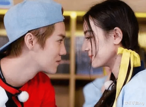 官宣|事业上升期就官宣恋情的两位顶流，打了多少“塌房”艺人的脸？