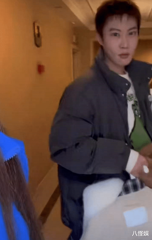 沈腾|赵本山女儿晒与男友合照，透露男友不再恐惧镜头，俩人越看越般配