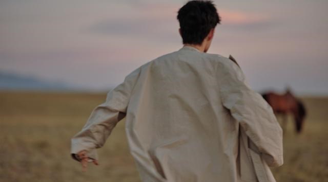 肖战|期待肖战《ELLE》访谈！TOD'S高层透露，杂志筹备了近一年