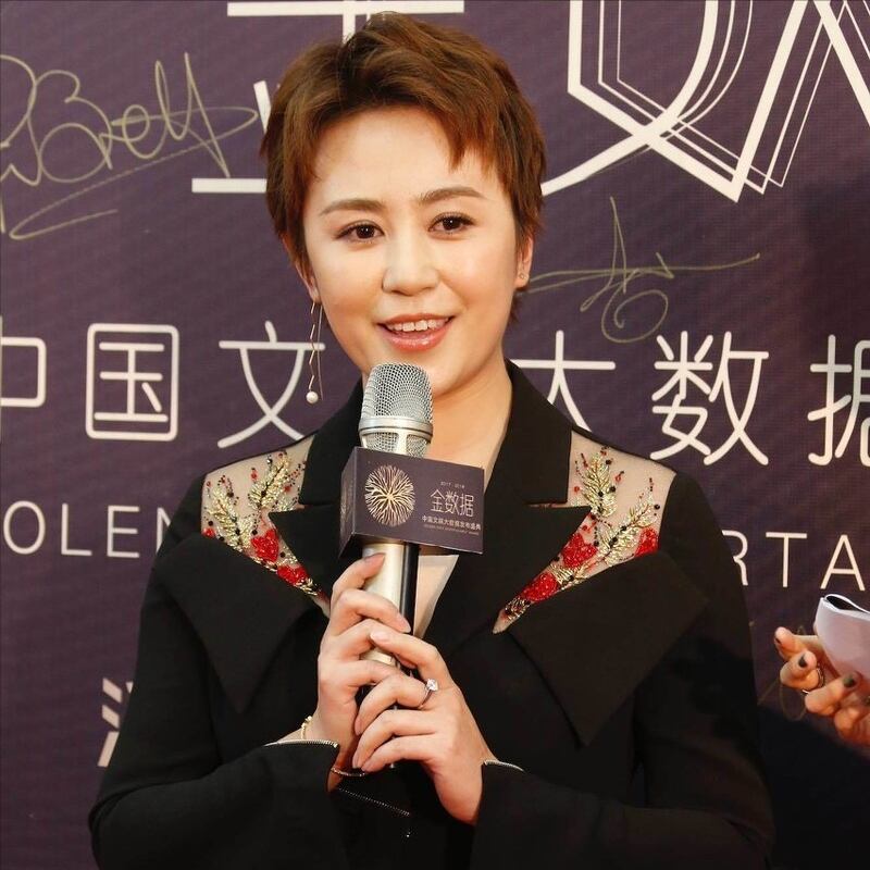 饮食 马丽换了新发型后，整个人的气质都变了，网友：这才是40岁的状态